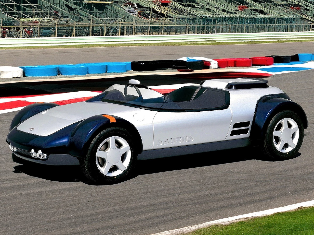 1987 Nissan Saurus Concept