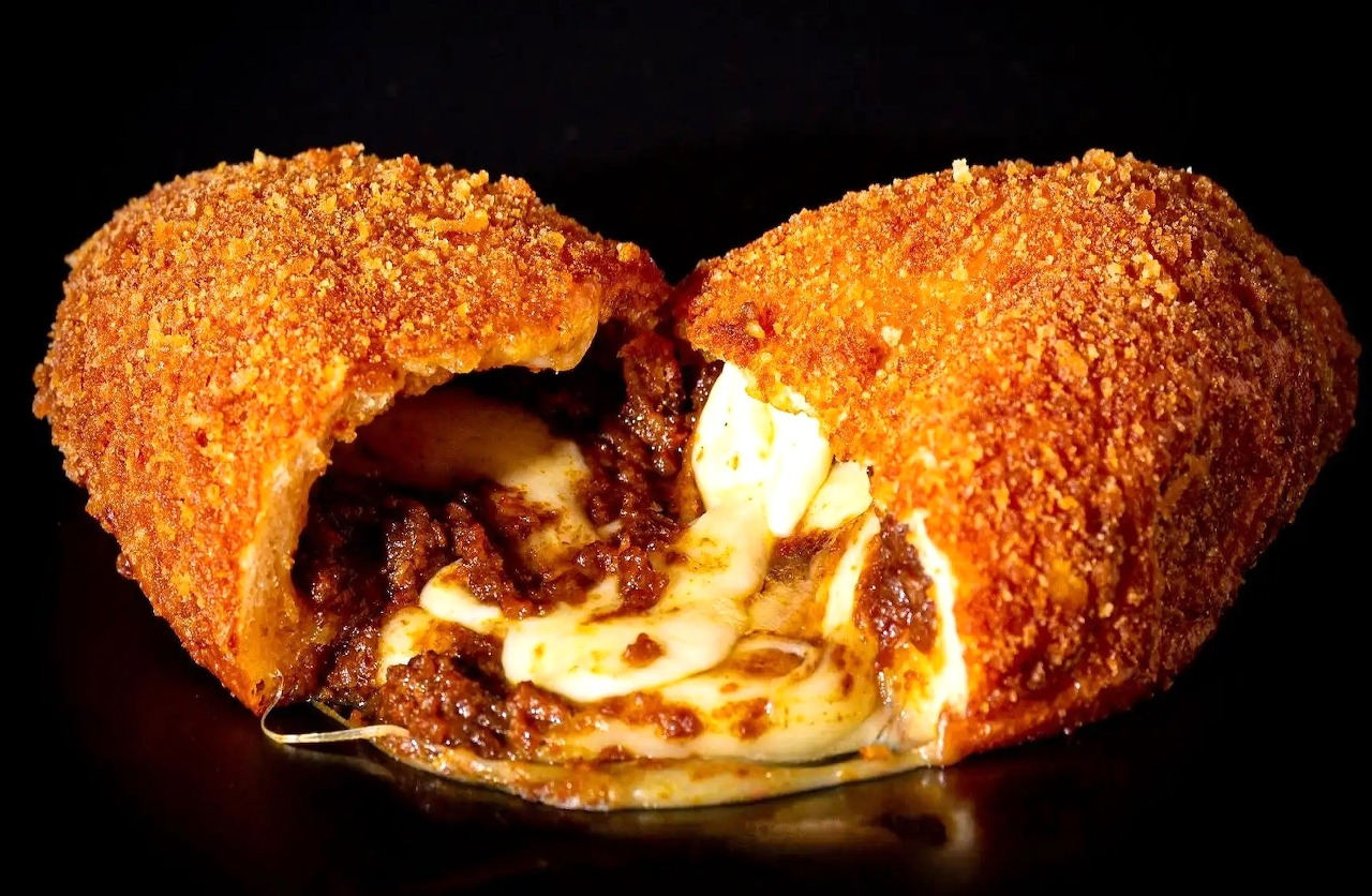 Chảo cà ri (bánh mì cuộn phô mai cà ri, bánh mì chiên giòn)